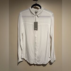 Bench. NWT white button up collared blouse size small 100% viscose
